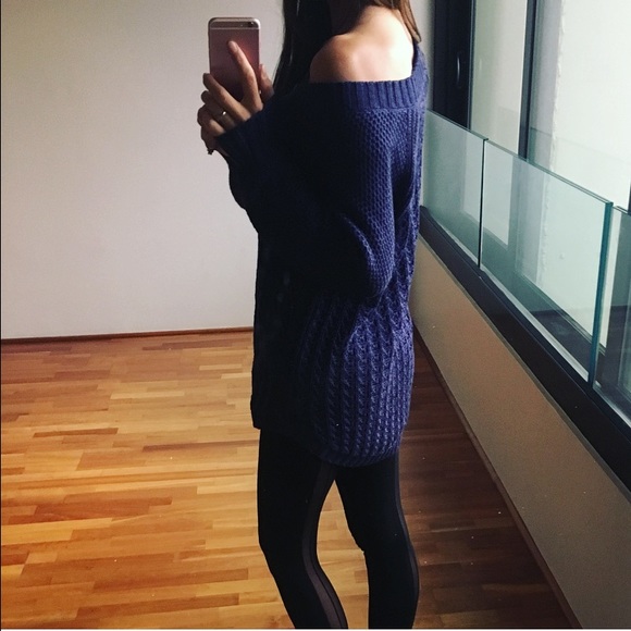 Calvin Klein Top - Picture 2 of 3