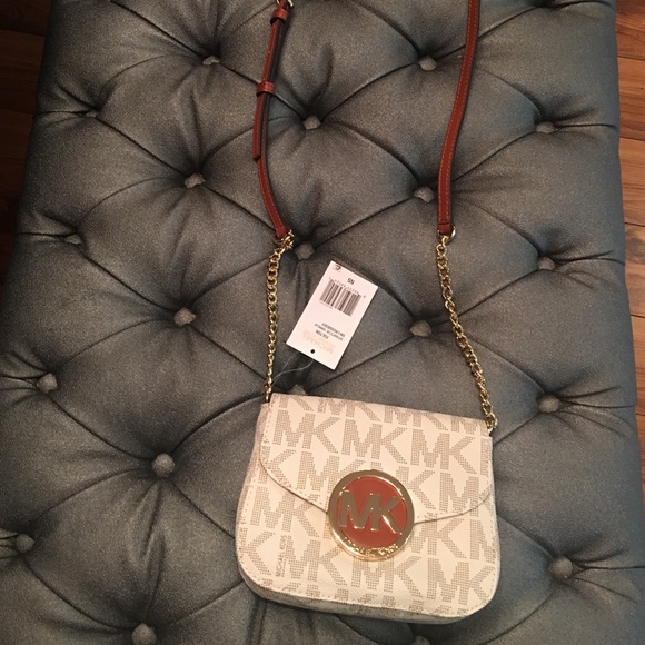 Michael Kors Fulton small cross body HOST PICK - Picture 4 of 4