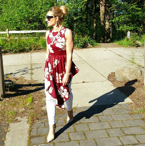 FLORAL PEPLUM TOP NWOT - Picture 2 of 4