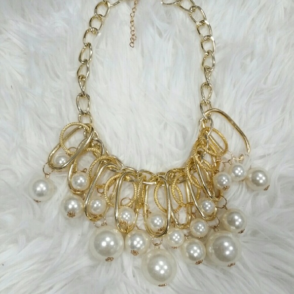 💋LAST ONE💋Fabulous Pearls n' Chains necklace. - Picture 2 of 3