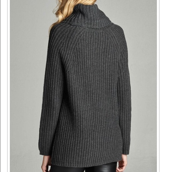New essential Grey Turtleneck - Picture 3 of 3