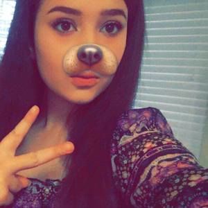 Meet your Posher, Dina