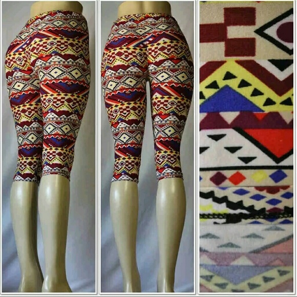 🎄New Multi-Color Pattern Capri Leggings🎄 - Picture 2 of 4