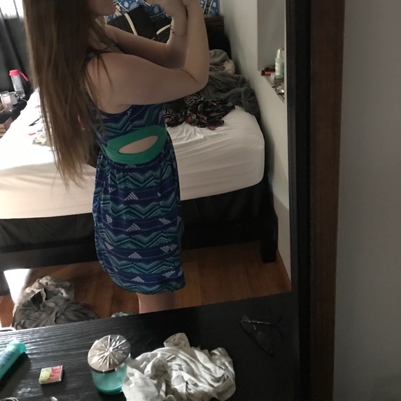 Cute Patterned Dress with cutouts - Picture 4 of 4