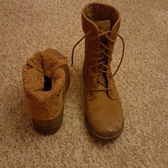 American Eagle Combat Boots NWOT - Picture 1 of 3