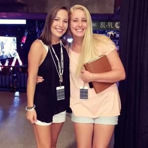 Meet your Posher, Macie