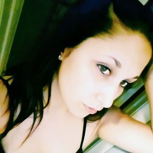 Meet your Posher, Deena