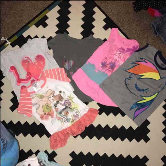 Girls graphic T-shirts