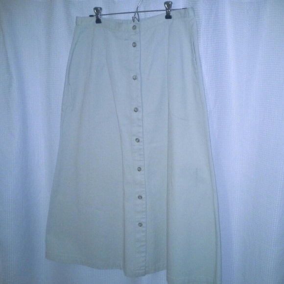 Light kahki skirt