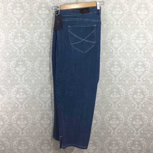 🆕🔥 NYDJ crop straight leg jeans medium blue 22W