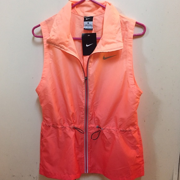 NWT Women's Nike Gradient Running Vest!
