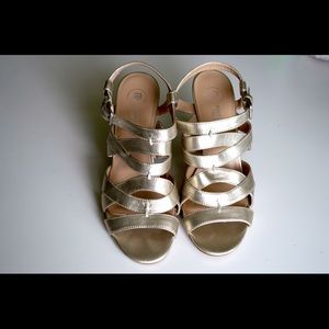 Mootsies Tootsies gold sandals