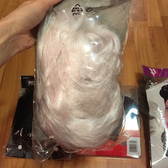 Assorted Wigs - Picture 4 of 4