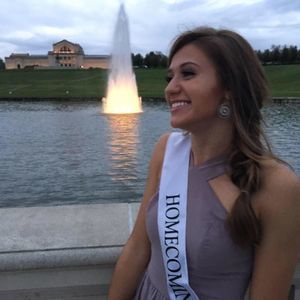 Meet your Posher, Emina