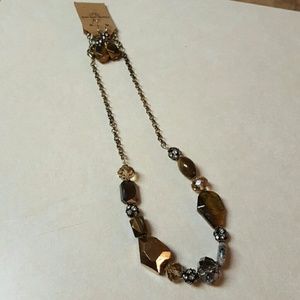 Stunning Boutique Necklace and Earring Set