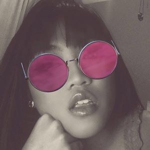 Meet your Posher, Vivian