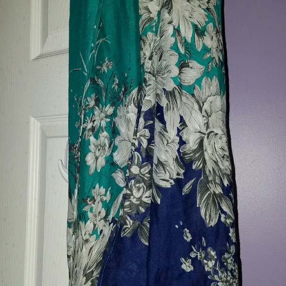 Scarf - Picture 2 of 2