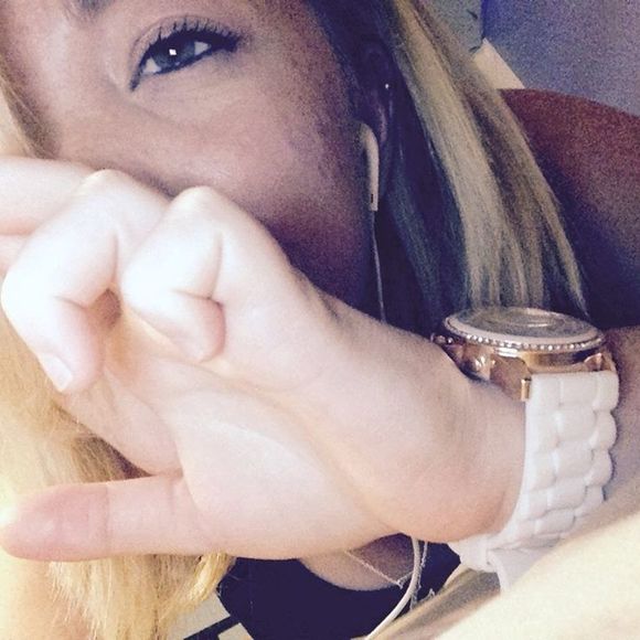 Meet your Posher, Zeara - Picture 1 of 1