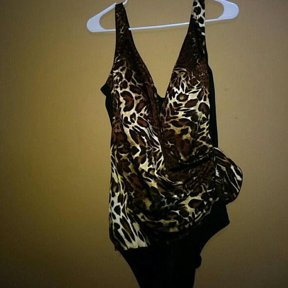 One piece swim suit