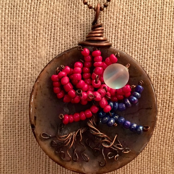 VINTAGE VERY UNIQUE BEADED PENDANT NECKLACE
