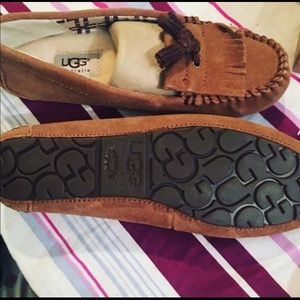 UGG mocassin size 5- BRAND NEW IN BOX