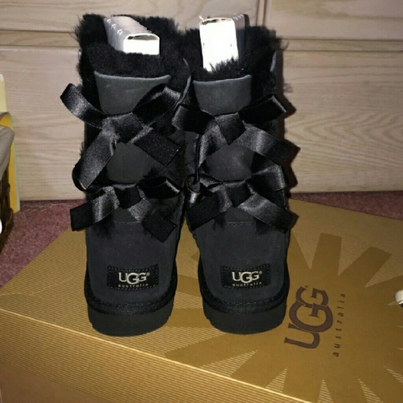 Black Bow Uggs