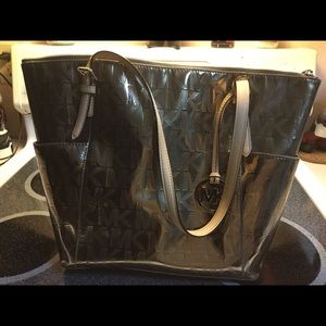 Micheal Kors purse and wallet