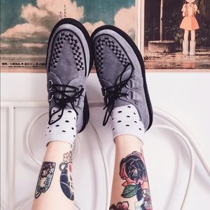 GREY GRAY TUK LOW CREEPERS