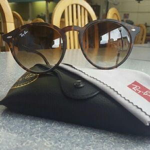 Women's Ray-Ban Sunglasses