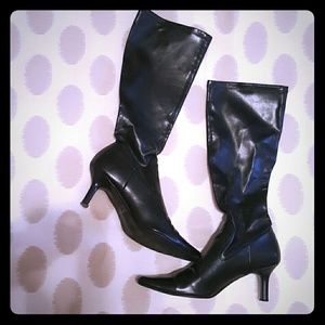 Black heel boots
