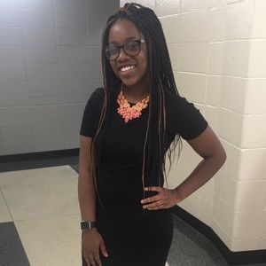 Meet your Posher, Kayla