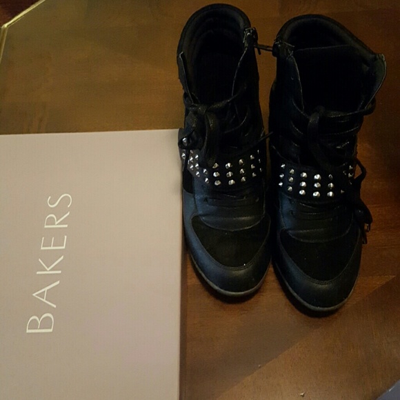 Black wedge sneaker with studded Velcro strap