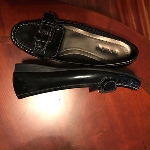 NICKELS BUCKLE STITCH FLAT SHOES