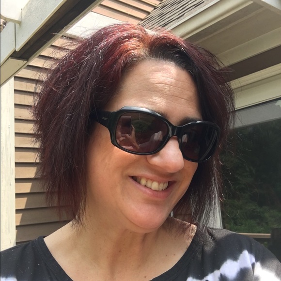 Meet your Posher, Christine - Picture 1 of 1