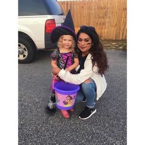 Meet your Posher, Eva