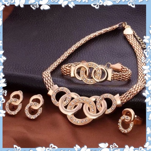💕PRECIOUS EUROPEAN CRYSTALS 4pcs NECKLACE SET NEW