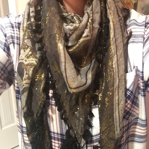 Black and Gold Tassle Scarf