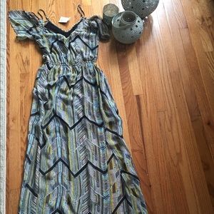 Cute summer dress with exposed shoulders