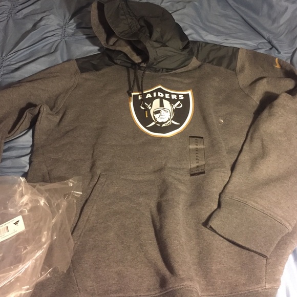 Brand new Raiders hoodie!