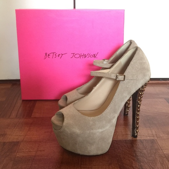 Betsey Johnson Belll Taupe Suede Heels