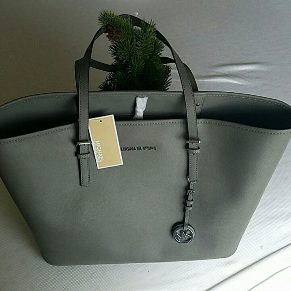 Michael Kors Handbags - SALE! NWT Michael Kors Jet Set Travel Leather Tote