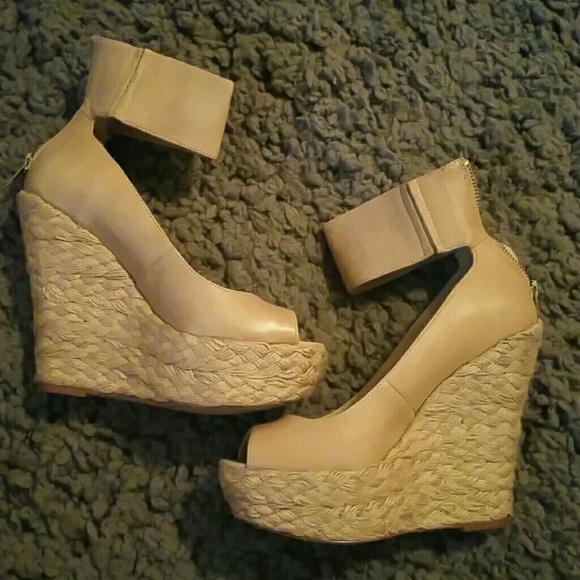 Steve Madden Wedges
