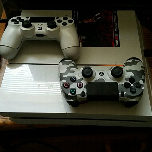 PS4