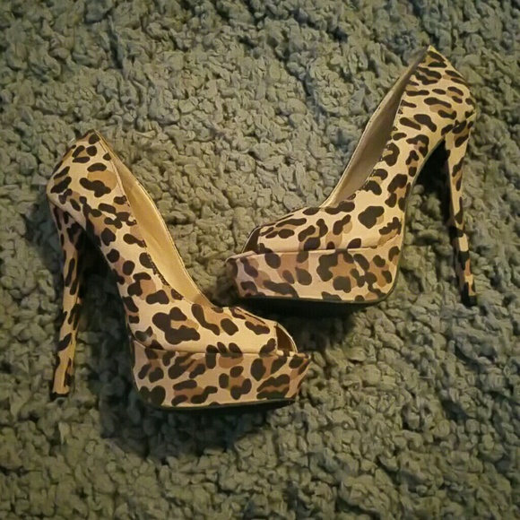 Leopard Print Peep Toe Heel