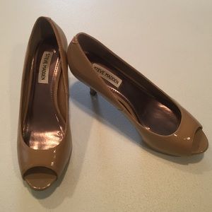 Steve Madden peep toe beige heels