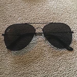 Black aviator ray bans