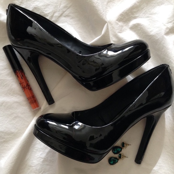 Sky-high patent pumps