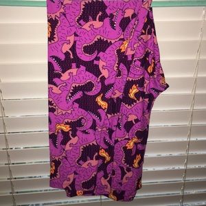 Lularoe tc dragon leggings
