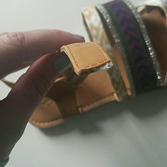 Aztec Banded Sandals - Picture 4 of 4