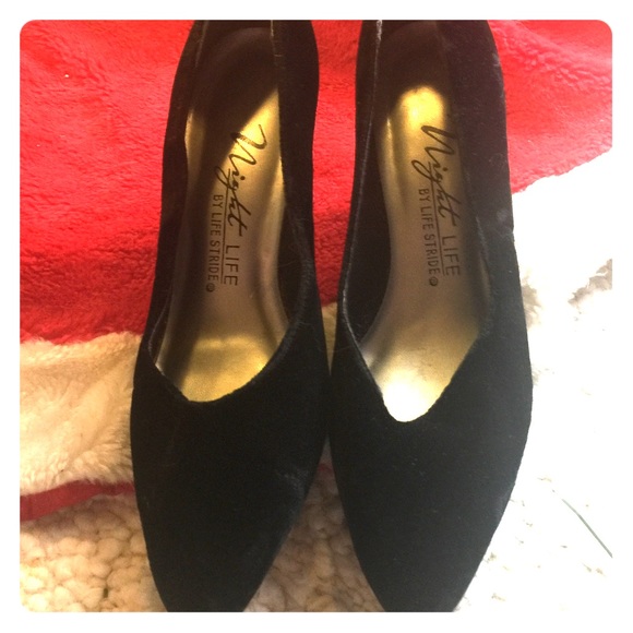 Wight life by life stride black velvet shoes